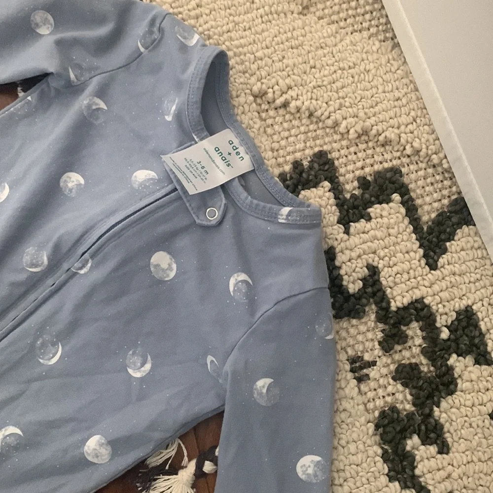 Aden + Anais Footed‎ Onesie Baby Moon. 3-6 months. - Picture 3 of 4